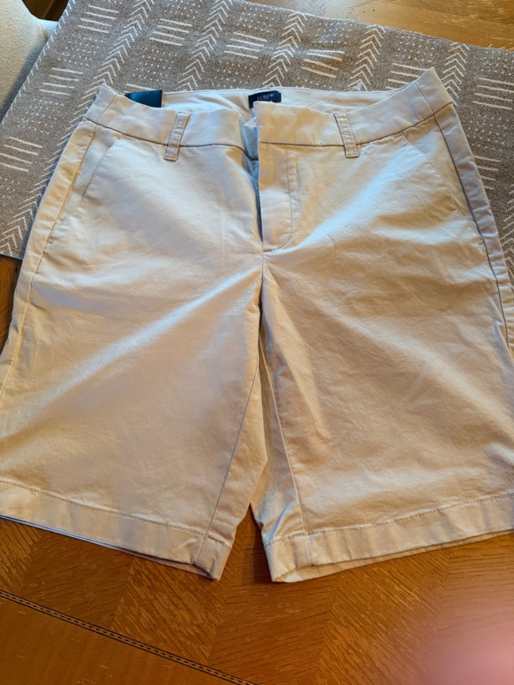 J. Crew Women’s 9”  Khaki Flat-Front Cotton Shorts. Size 4